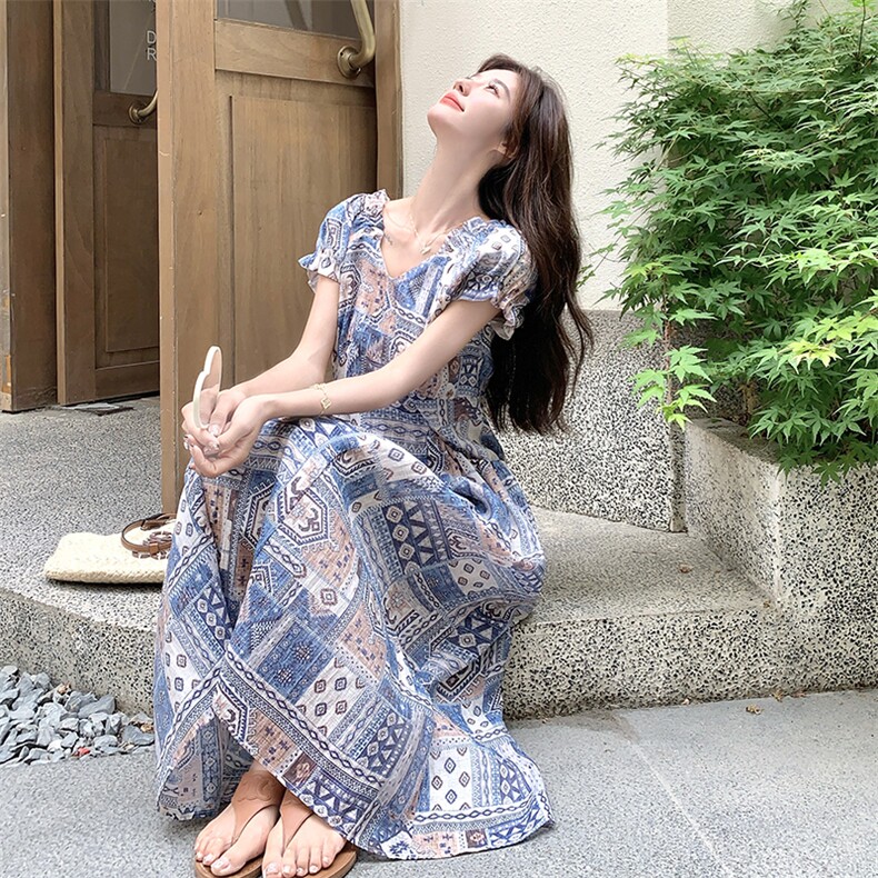今年流行复古印花连衣裙女2025夏季新款设计感甜美小个子茶歇裙潮,女装连衣裙,2C110