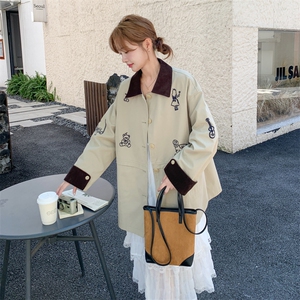浅卡其色韩系设计感卡通刺绣风衣女2025秋季新款撞色拼接休闲外套图片