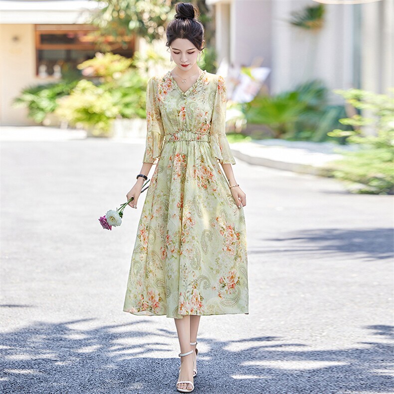 雪纺碎花连衣裙女2024夏季新款时尚高级感气质轻熟御姐范收腰显瘦,女装连衣裙,魅丽静蓝