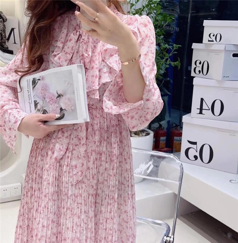 韩版碎花连衣裙，女装连衣裙，格瑞琪