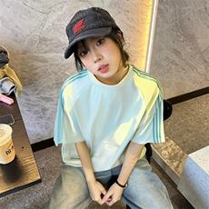 抖音得物品质二开240克宽松纯棉美式潮牌印花三条杠中性风短袖T恤，男装T恤，电商A486