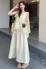 设计感无袖背心套装女2025夏季新款时尚立体花朵上衣半身裙两件套，女装套装/套裙，纯色衣恋
