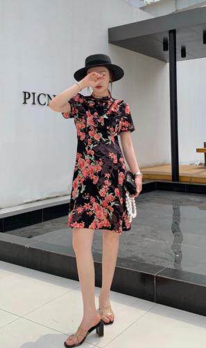 夏季新款碎花旗袍连衣裙，女装婚纱/旗袍/礼服，斯瑞威