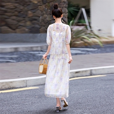 退现夏天2024wiu炸街减龄时尚半裙套装超好看高端小衫吊三件套潮，女装套装/套裙，朵莱米
