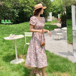 紫色复古碎花小众连衣裙女2023新款夏季v领娃娃领设计感中长裙子图片