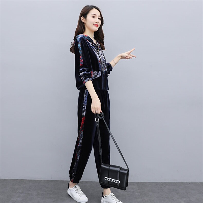 2021年秋款新款金丝绒带帽印花拼接运动休闲套装两件套,女装套装/套裙,瑶迪依秀
