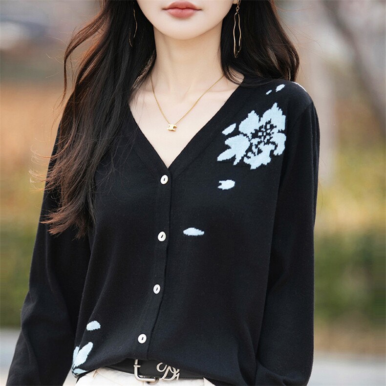 V领拼色精纺羊毛开衫女春秋玫瑰花长袖针织外套毛衣宽松休闲上衣,针织衫/毛衣,佰米娇羊绒