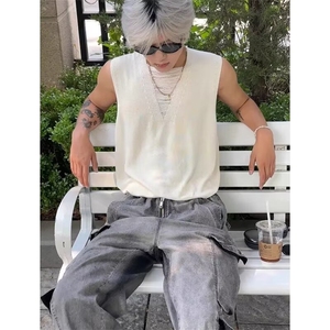 慵懒薄款小众镂空V领设计无袖针织背心男宽松美式复古套头上衣服图片