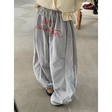灰色