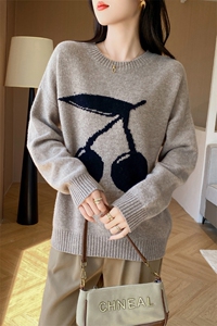 巨喜欢这件~樱桃提花衫圆领毛衣女秋冬宽松慵懒针织衫加厚图片