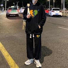 黑色