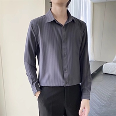 深灰色