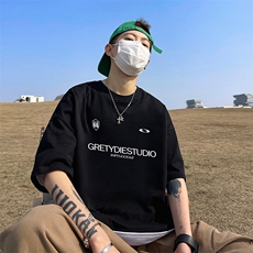 黑色