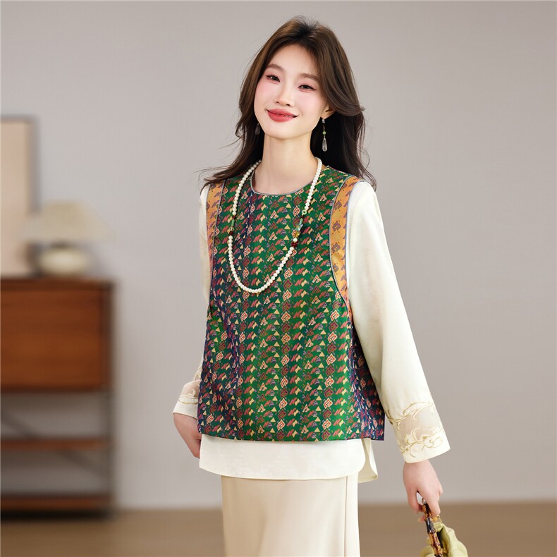 现货春季新款新中式减龄百搭圆领撞色马甲+刺绣衬衫打底两件套女，女装套装/套裙，宝儿家