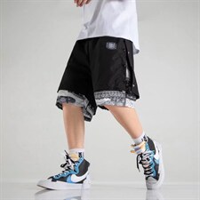 黑色