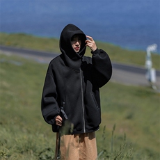 黑色