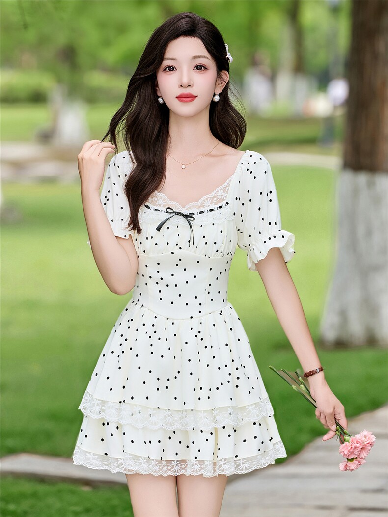 2026年夏季时尚潮流蕾丝花边拼接波点连衣裙优雅浪漫,女装连衣裙,江南富贵女
