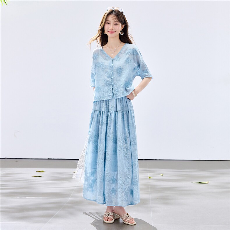 夏季新款现货！2026休闲风宽松版重工刺绣上衣+刺绣大摆半裙套装,女装套装/套裙,宝儿家