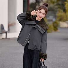 现货白鸭绒2025年冬季短款翻领宽松休闲风派克羽绒服，女装羽绒服，米雪儿