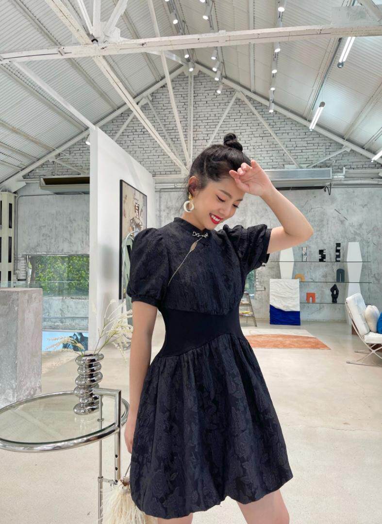 【现货】古风雕刻松紧腰连衣裙，女装连衣裙，欧尼蒂