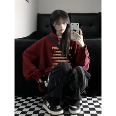 酒红色