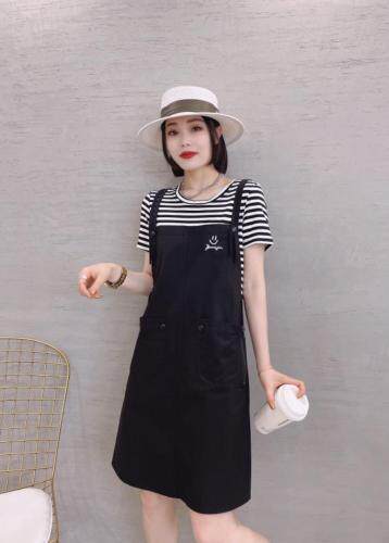 假两件套连衣裙，女装连衣裙，依伊贝诺