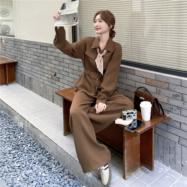 现货-2025年秋季新款气质时尚高级感两件套套装配丝巾,女装套装/套裙,1D102-1