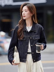 气质牛仔短外套女春秋2025年新款小个子妈妈时尚洋气宽松翻领夹克，女装短外套，靓衣阁