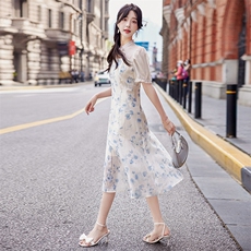 现货2024年夏季女气质清新新中式印花盘扣珍珠系带收腰显瘦连衣裙，女装连衣裙，奋斗女王