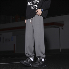 深灰色