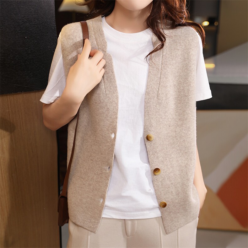 2024秋季新款纯色V领单排扣开衫休闲百搭，女装马甲，美雪羊绒