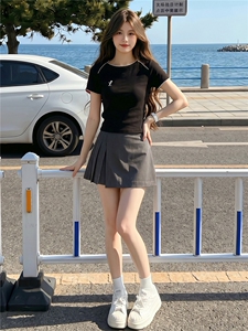 高级感休闲运动套装女夏新款撞色拼接圆领短袖上衣百褶裤裙两件套图片