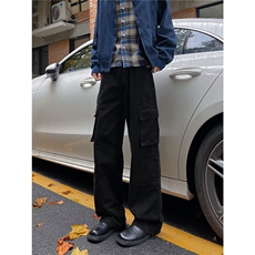 黑色