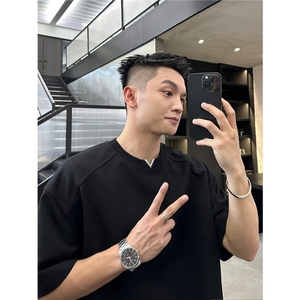 美式小v领短袖T恤男夏季潮牌高级感纯色半袖上衣重磅休闲宽松体图片