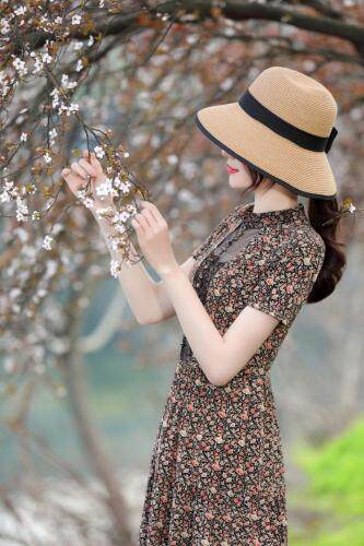 现货，夏季复古改良碎花连衣裙,女装连衣裙,金典明美