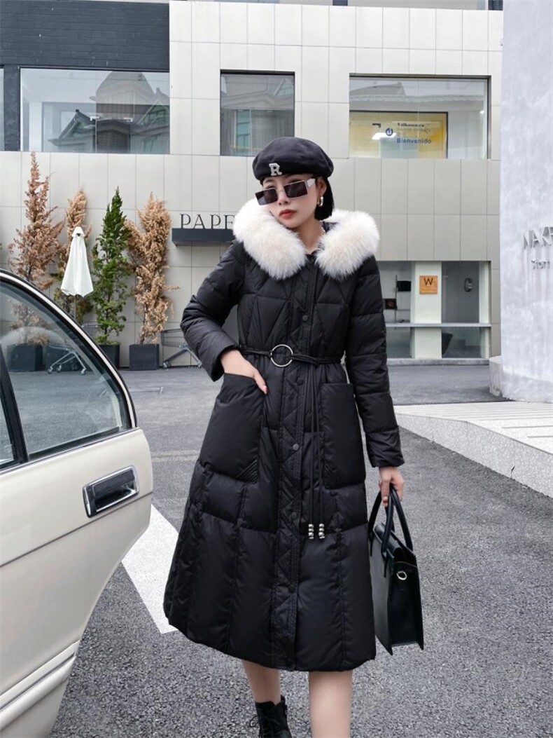 90白鸭绒，狐狸毛领，两色四码，其它，伊艺不舍