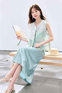 夏季新款现货！2026新中式拼接款重工刺绣马甲+珍珠吊带裙套装女图片