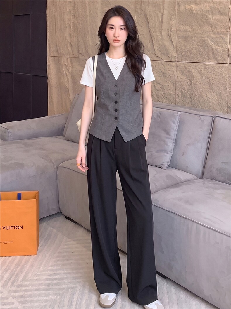 高级感休闲运动套装女春秋圆领马甲上衣内搭白色T恤阔腿裤三件套,女装套装/套裙,江南