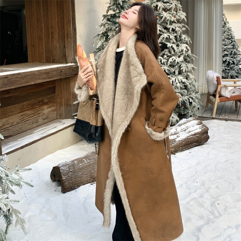 美拉德咖色皮毛一体羊羔毛厚外套女秋冬超火好看加绒派克棉服大衣,女装毛呢外套,2B190