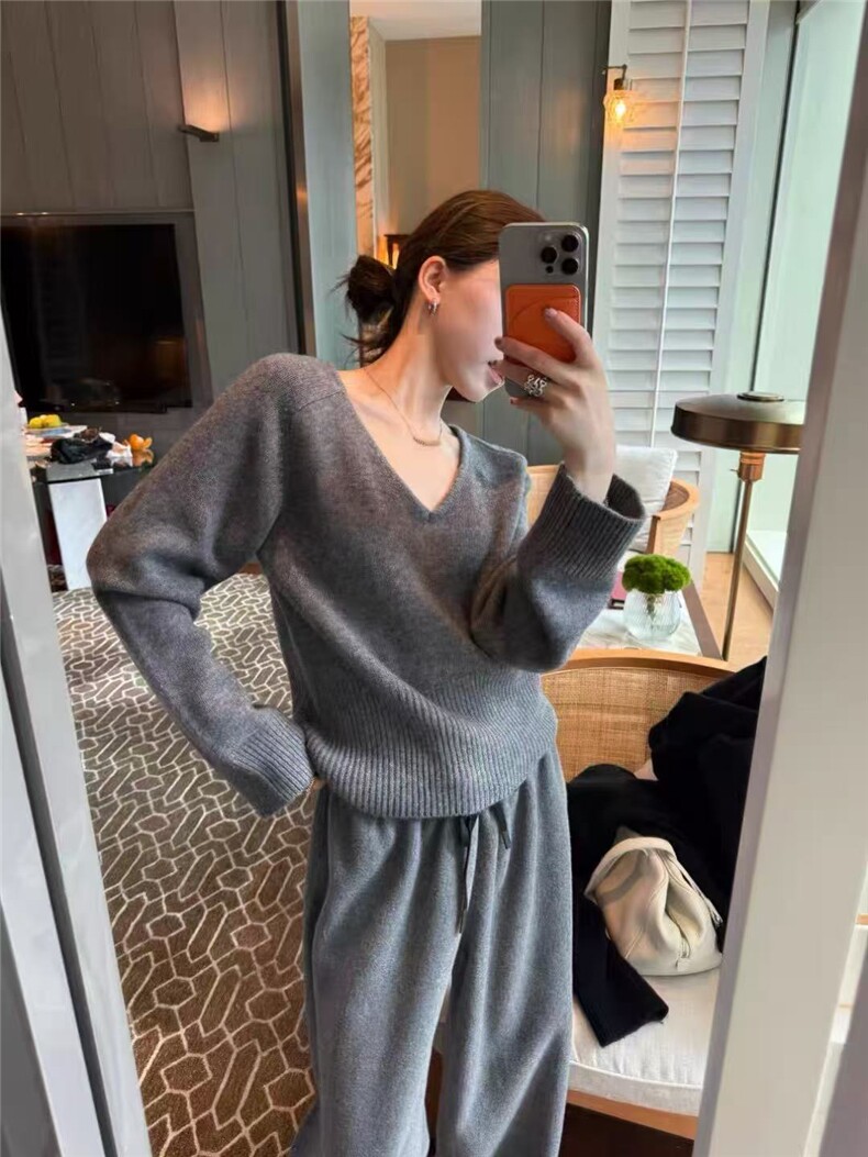 2025年秋季通勤单件V领时尚百搭通勤简约休闲羊毛毛衣，女装羊毛衫，鑫之绒