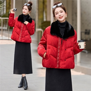 现货。现货。2025年冬季短款刺绣羽绒服图片