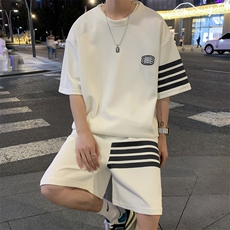 白色