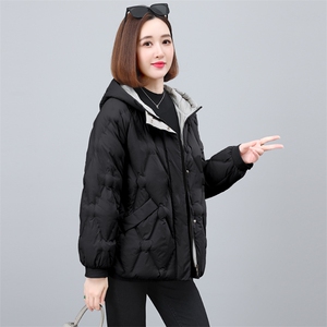 2023新款时尚宽松连帽羽绒服女短款加厚保暖外套图片