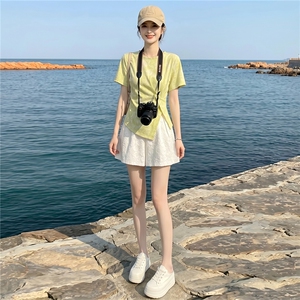 时尚简约套装女夏款收腰显瘦圆领印花开叉短袖上衣蕾丝短裤两件套图片