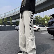 灰色