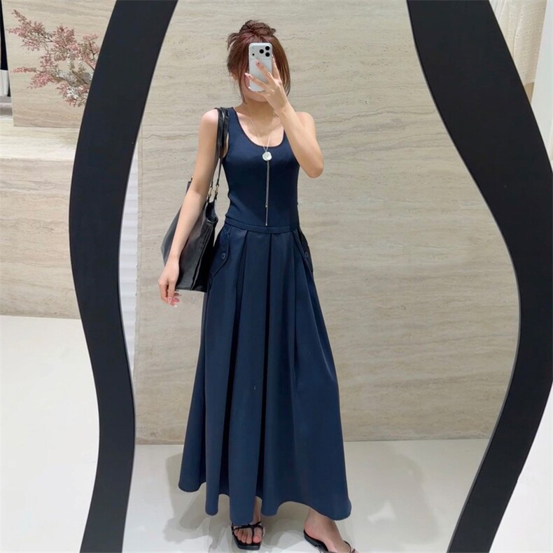 圆领背心拼梭织下摆裙修身连衣裙，女装连衣裙，优麦羊绒（原洪叶羊绒）