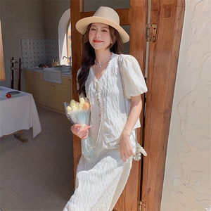白色肌理感小香风套装裙女夏季新款气质显瘦v领上衣半身裙两件套,米色妮子裙搭配图片