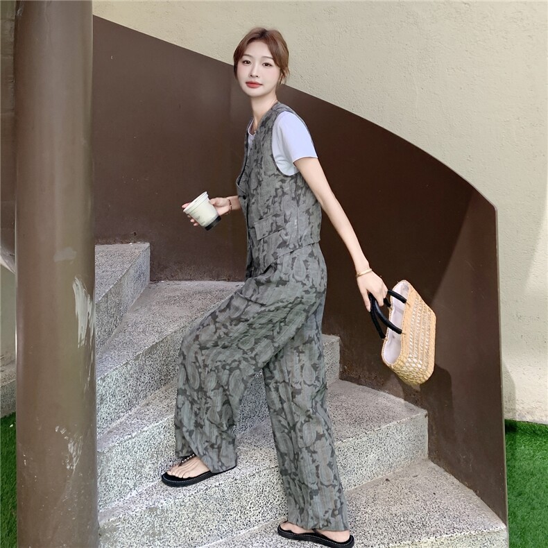 复古时尚印花马甲套装女2025年夏季新款气质通勤T恤阔腿裤三件套图片