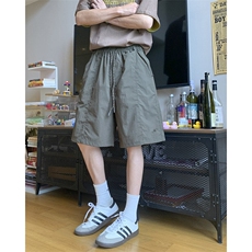 军绿色