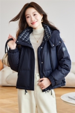 现货！免洗PU皮羽绒服女2025冬季新款小个子时尚格子拼接外套，女装羽绒服，沐七七